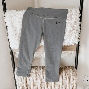 Nike Dri Fit Cropped Leggings Women’s XS